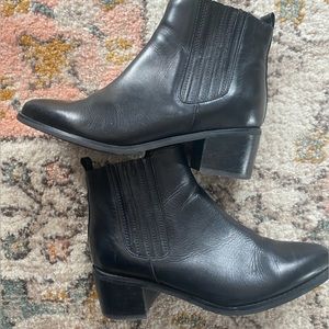 Black Artica Boots